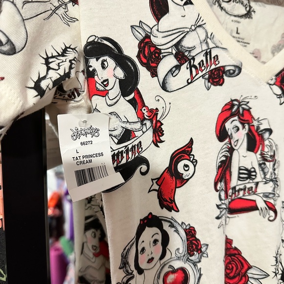 NWT Disney Journeys Collab Princess Vintage Tattoo Art Short Sleeve Tee Shirt - Picture 4 of 5